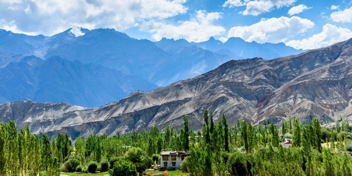 Scenic North Tour: Chandigarh, Amritsar, Jammu & Srinagar