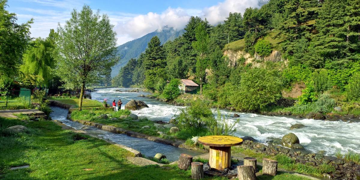 Scenic North Tour: Chandigarh, Amritsar, Jammu & Srinagar