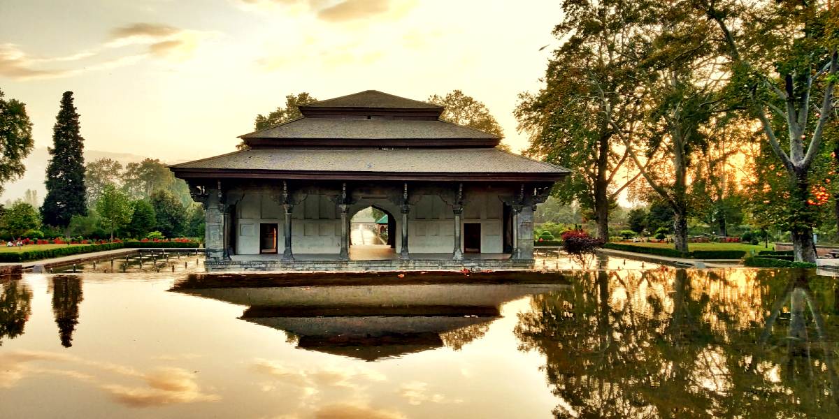 Amritsar to Kashmir Lakes & Valleys Tour