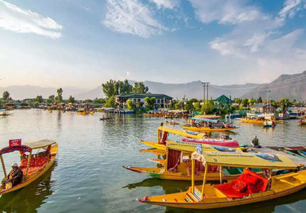 Chandigarh to Srinagar Mountain Escape